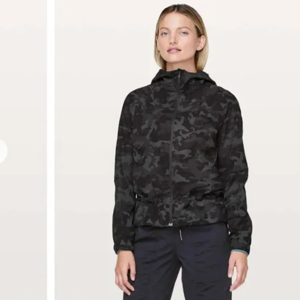 Lululemon Pack It Up Jacket Incognito Camo Multi Grey SIZE 4