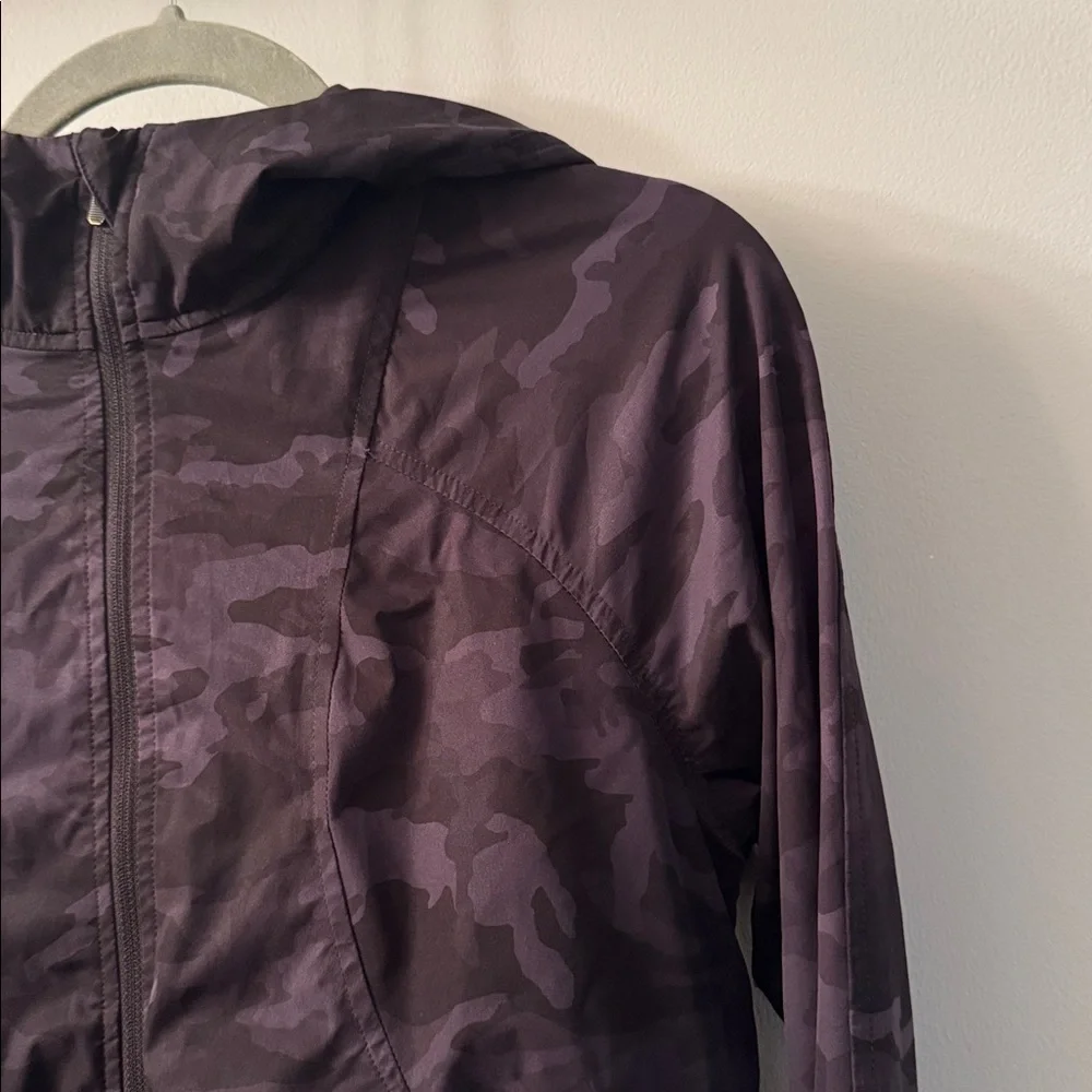 Lululemon Pack It Up Jacket Incognito Camo Multi Grey SIZE 4
