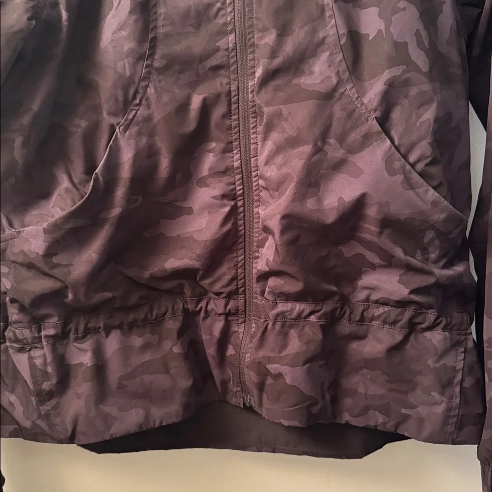 Lululemon Pack It Up Jacket Incognito Camo Multi Grey SIZE 4