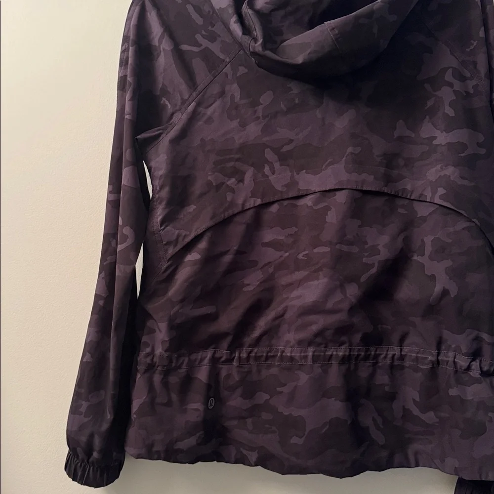 Lululemon Pack It Up Jacket Incognito Camo Multi Grey SIZE 4