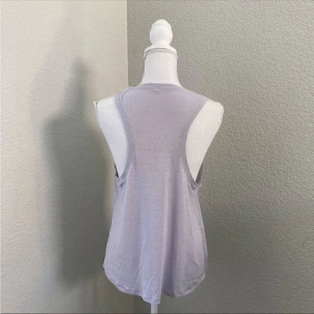 Lululemon Women's Light Purple Sleeveless Crew Neck Racerback Muscle Tank Top