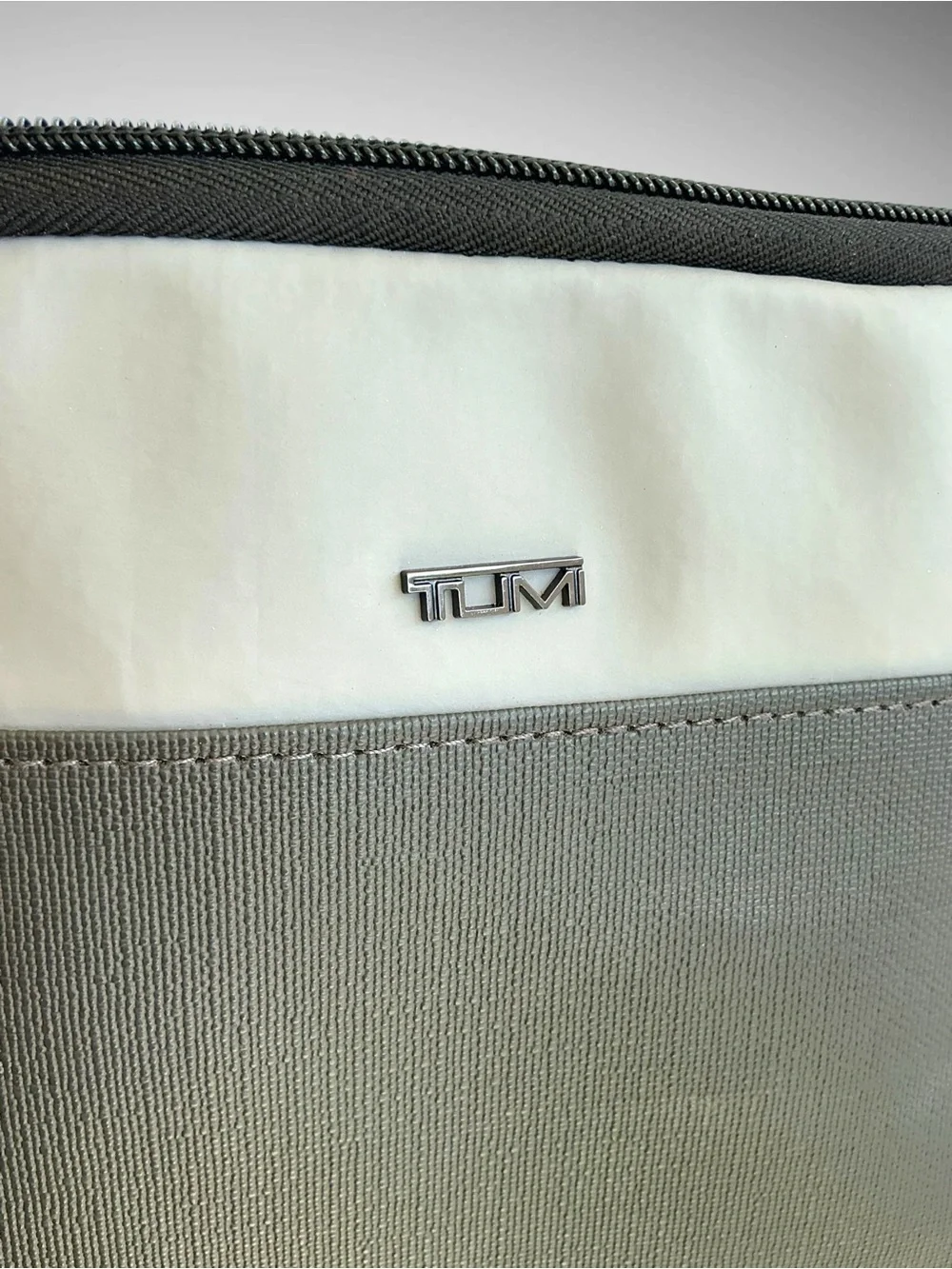 Tumi keep your