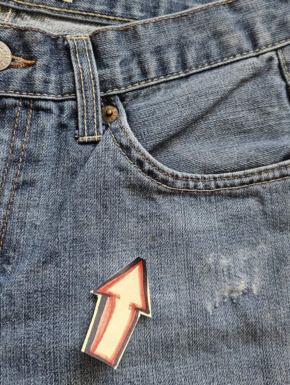 Levis color lighter