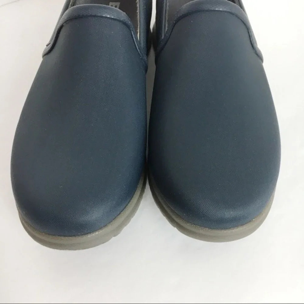 NEW BOGS Womens Size 6 Sweetpea Slip On Dark Blue Waterproof Rain‎ Garden Shoes