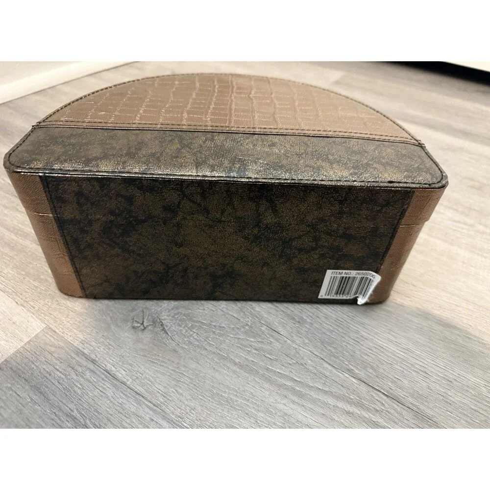 vintage oval-shaped vanity And jewelry case, Drawer And Big Pocket