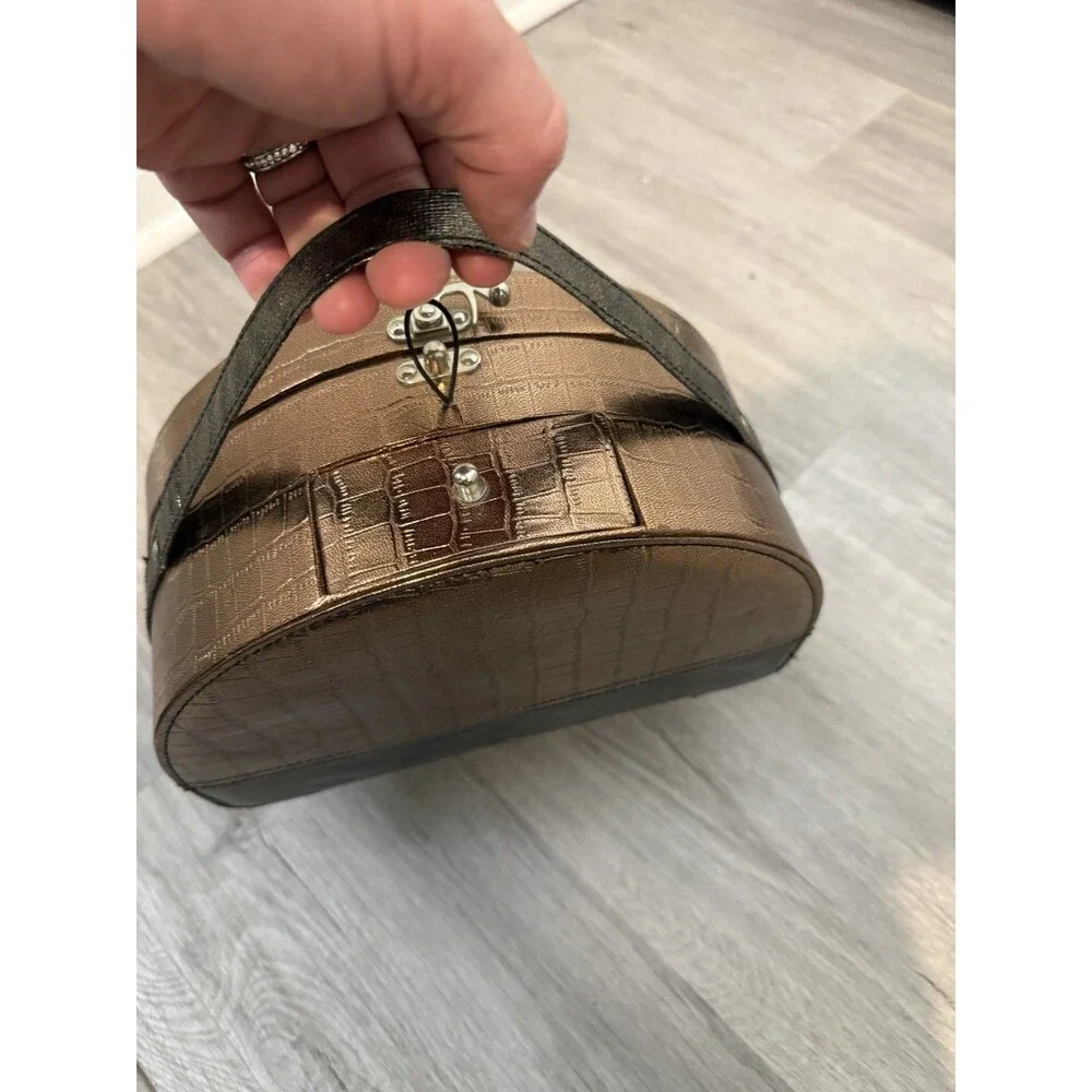 vintage oval-shaped vanity And jewelry case, Drawer And Big Pocket