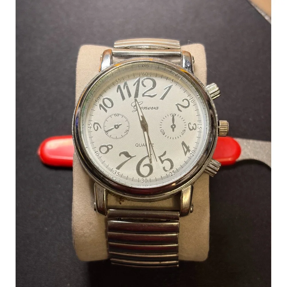 Geneva Wristwatch Women OS Silver Tone Quartz Analog Stretch‎ Band Fashion