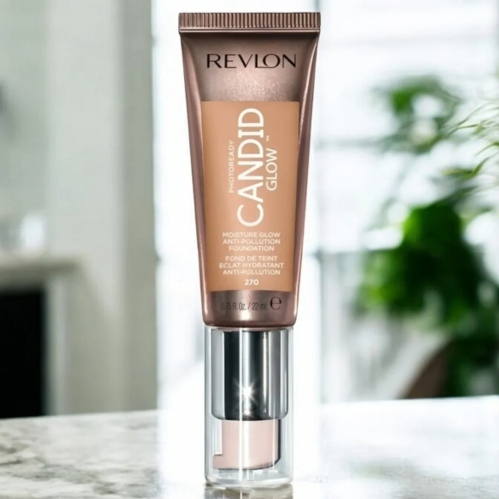 Revlon NWT Photo Ready Candid Glow‎ Foundation - 270 Medium Beige