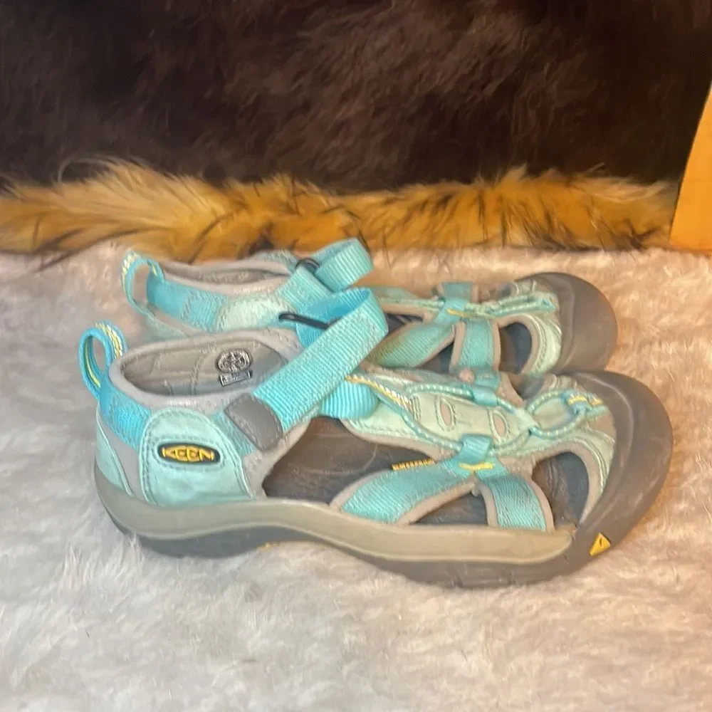 Keen sandals 3 (4125)