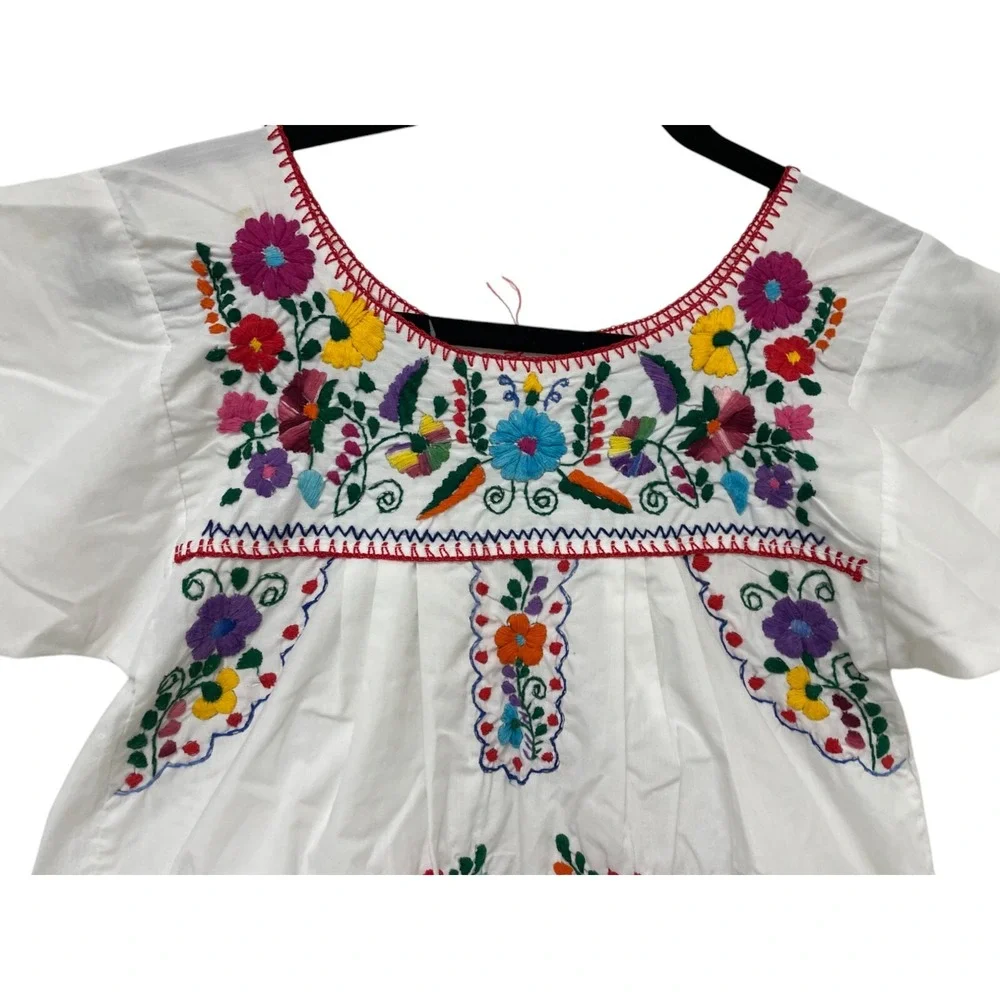 Vtg Girls Mexican Dress Embroidered Floral‎ Pleated Round Neck Short Sleeve Boho