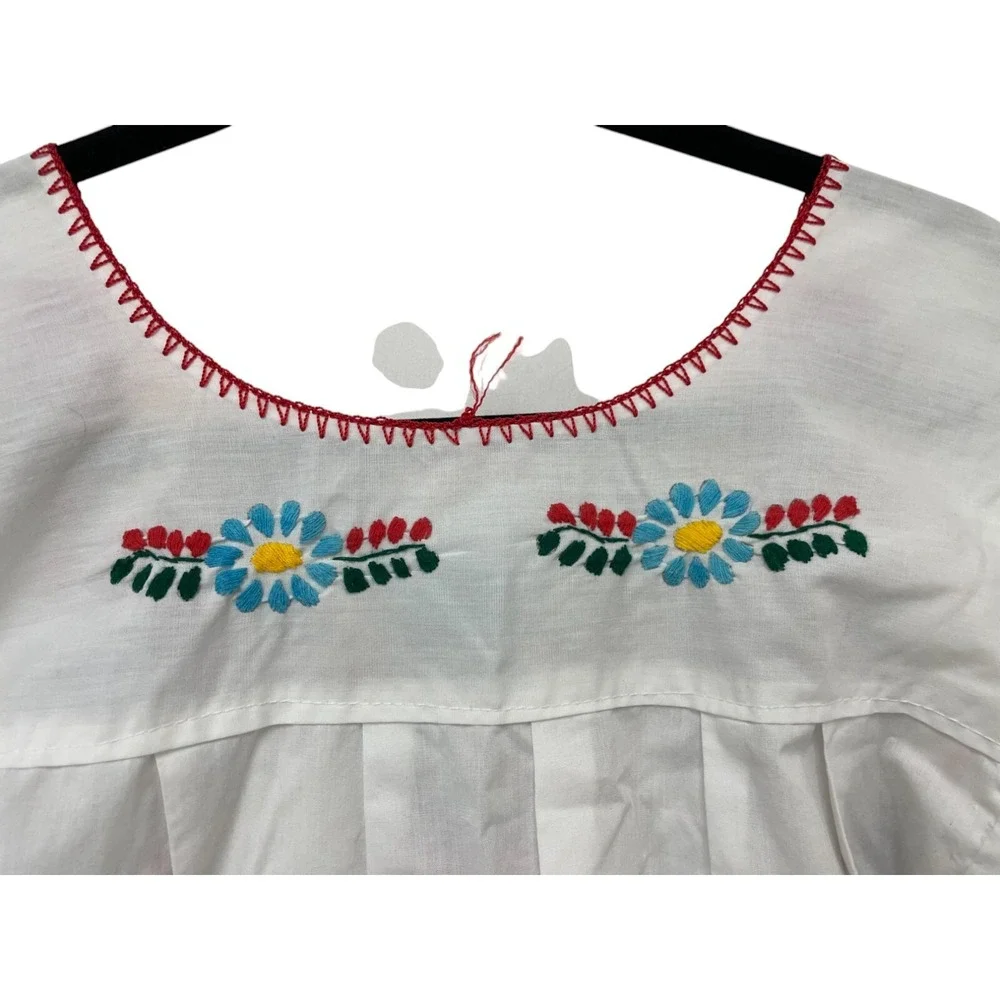 Vtg Girls Mexican Dress Embroidered Floral‎ Pleated Round Neck Short Sleeve Boho