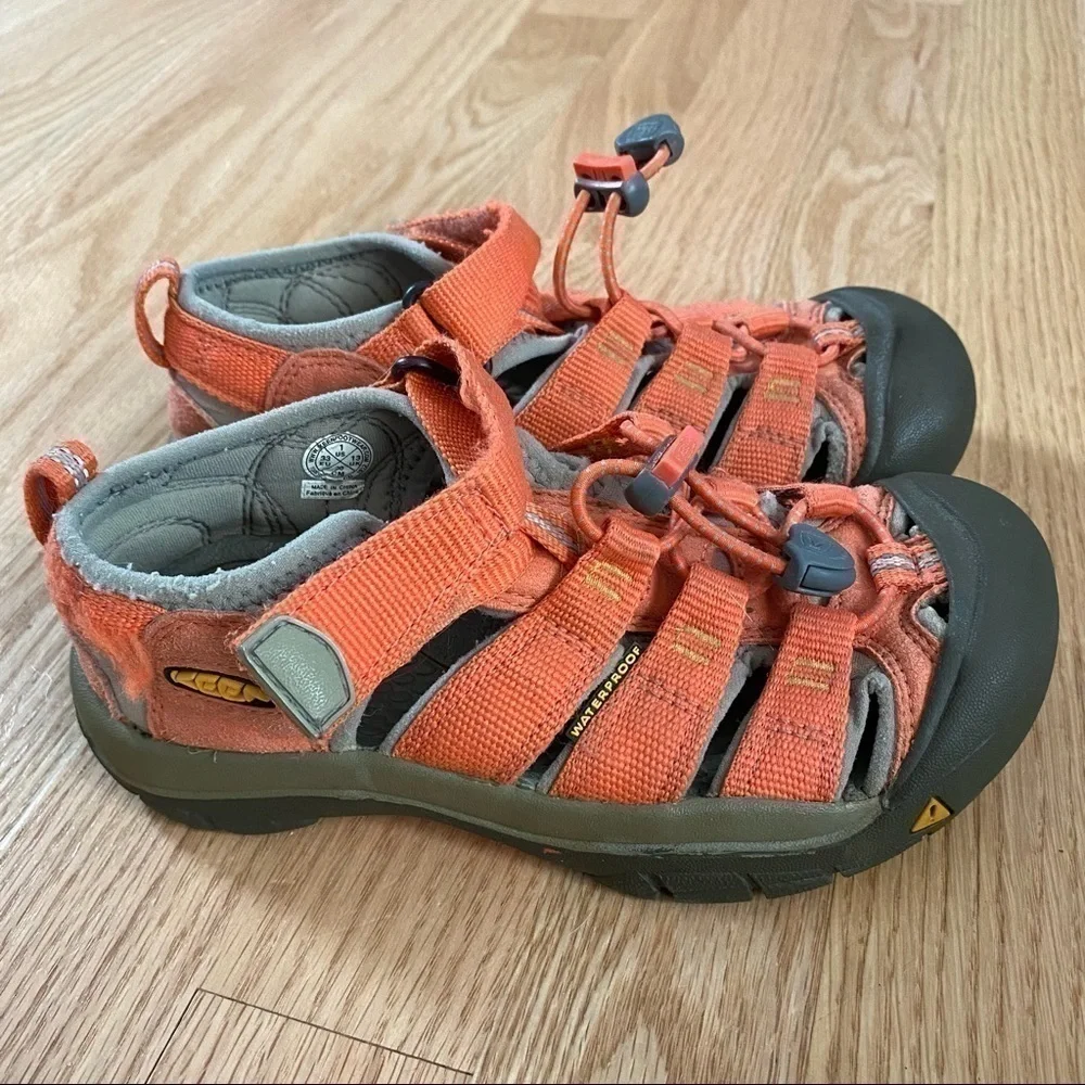 Keen sandals sz