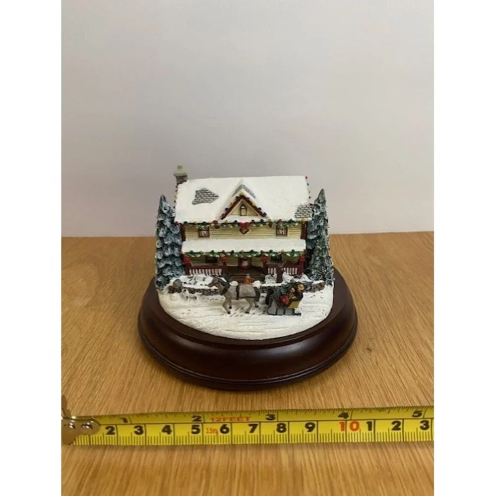 Thomas Kinkade Victorian Lights Holiday Traditions 79266 OS Cream Excellent COA‎