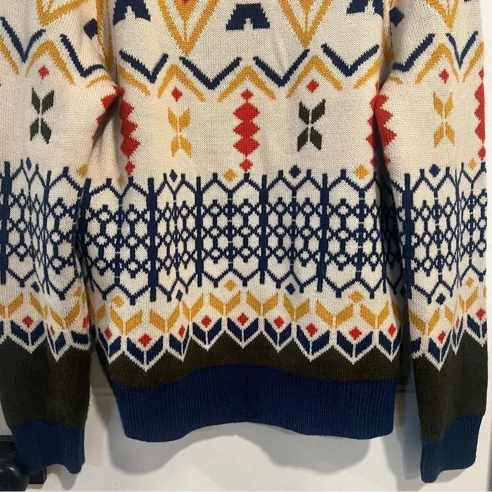 Paisley & Gray stylish sweater