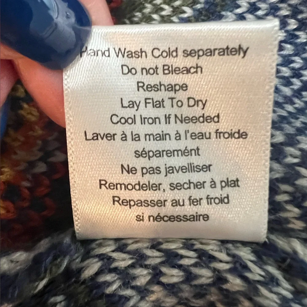 Paisley & Gray stylish sweater