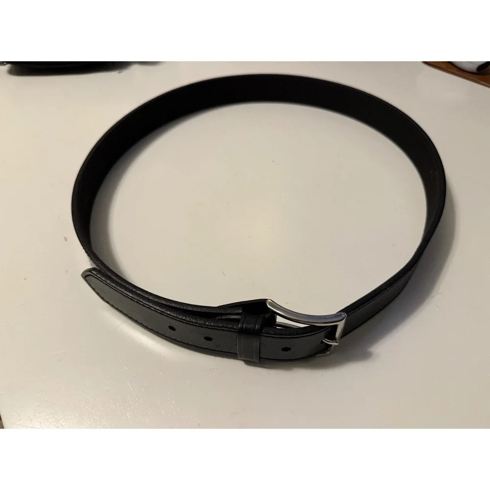 DeSantis USA B12 Black Leather Classic Belt Silver‎ Buckle Mens Size 44