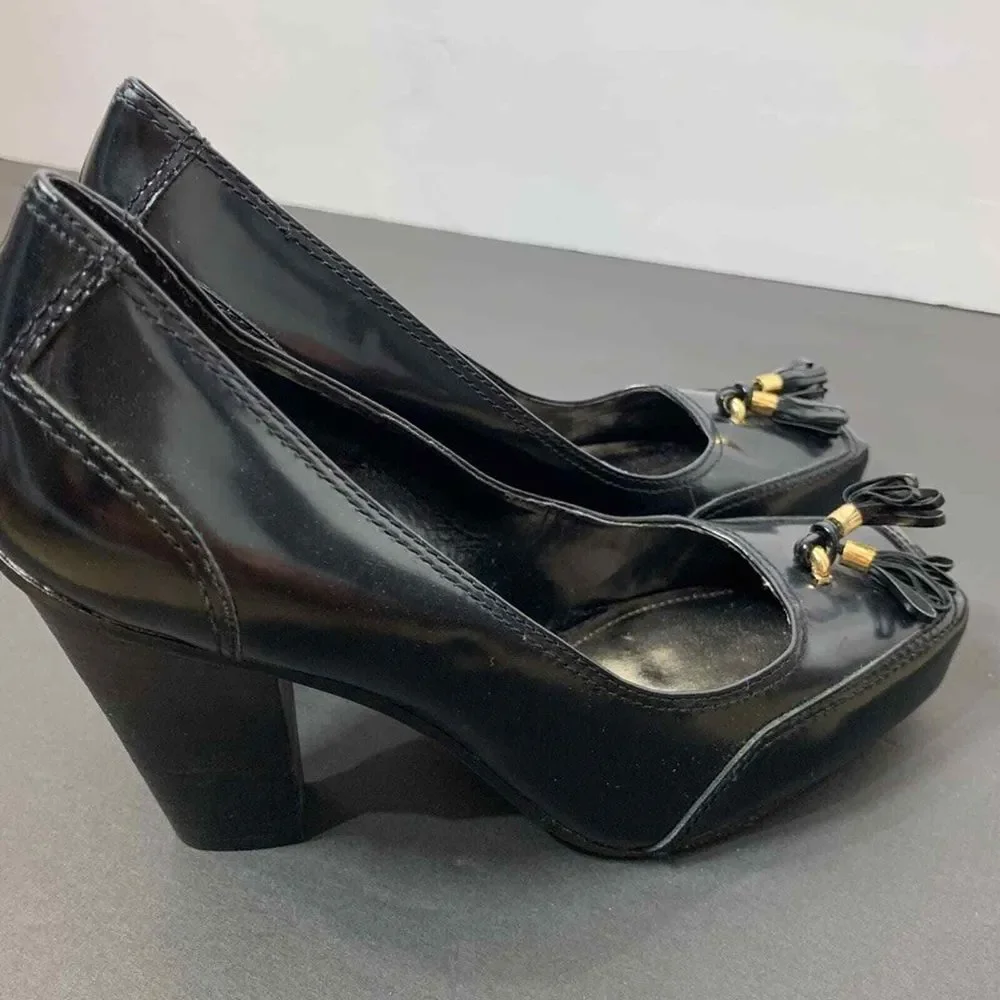 Vince Camuto strikingly attractive