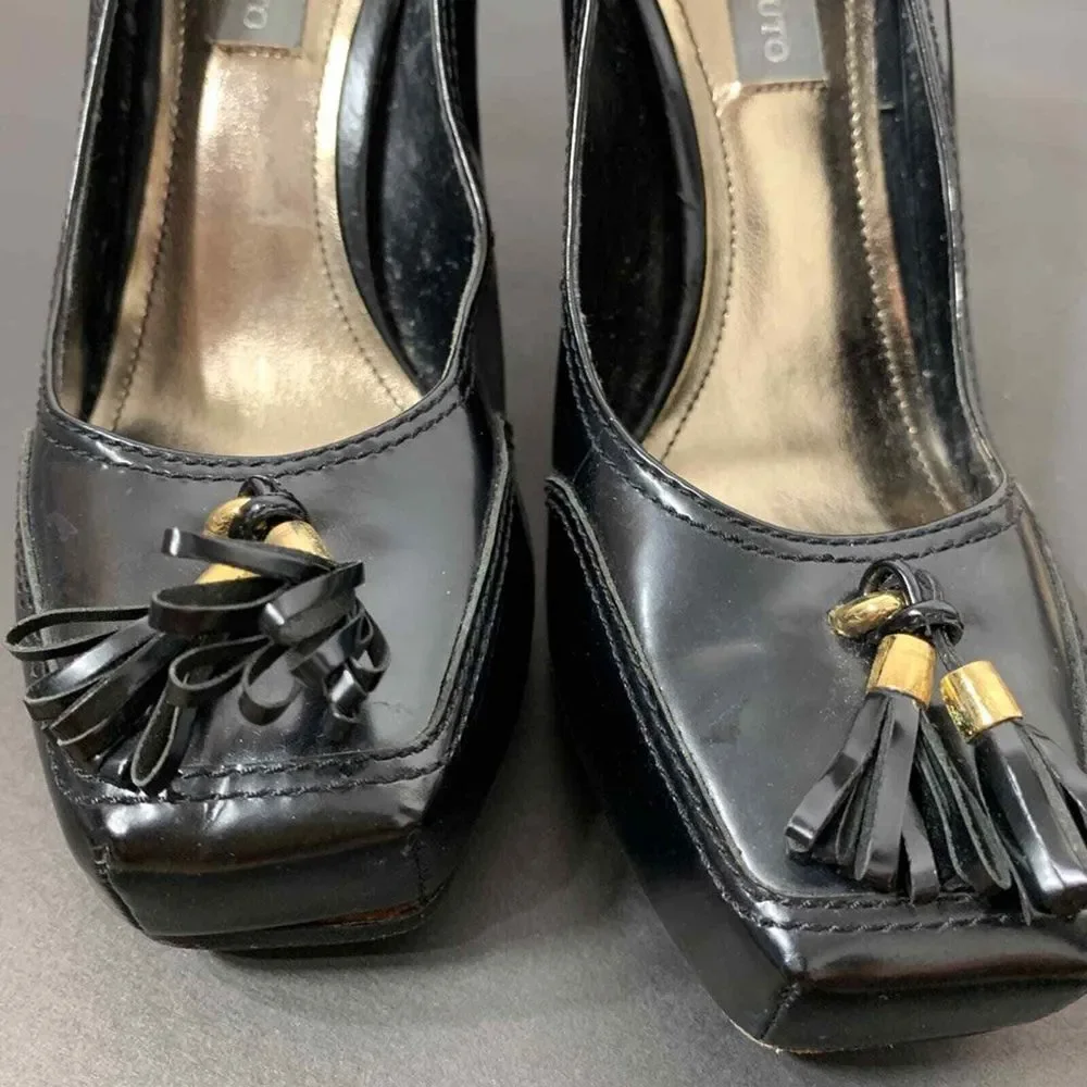 Vince Camuto strikingly attractive
