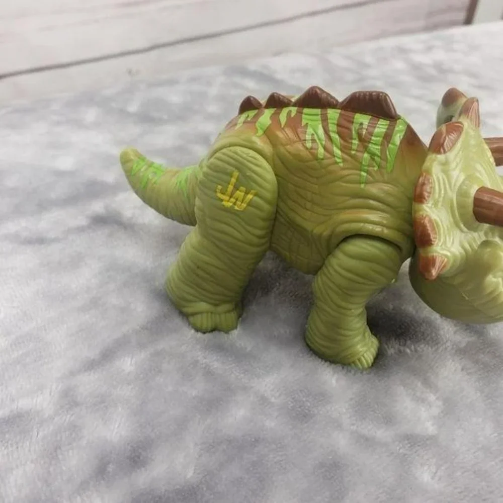 Hasbro Playskool‎ Heroes Jurassic World Triceratops