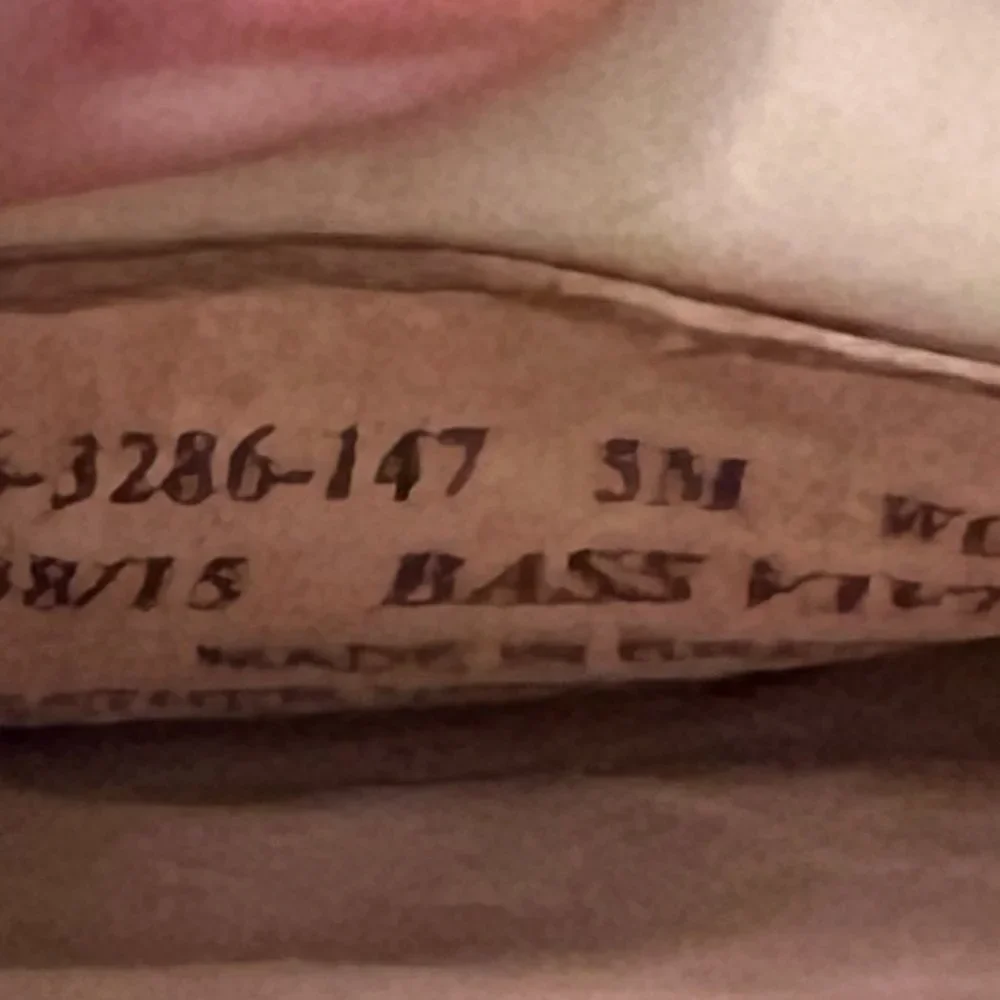 Bass cream leather