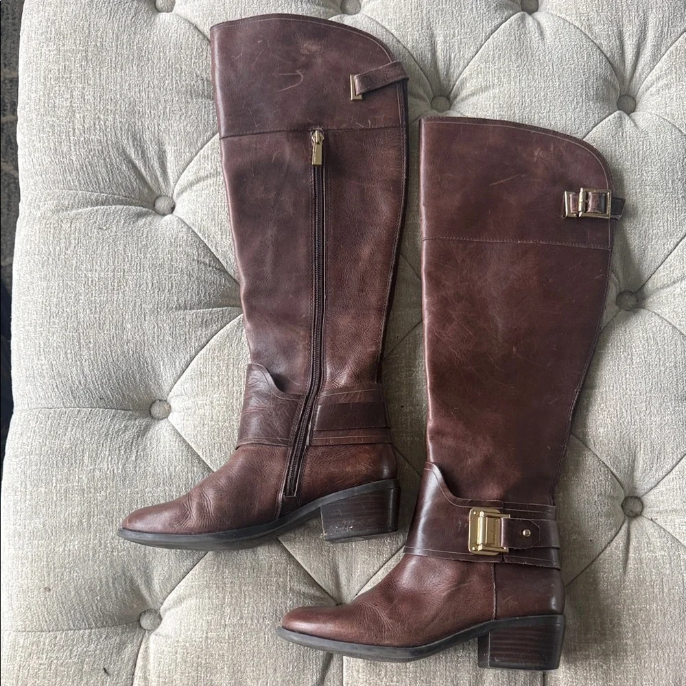 Vince Camuto elegant dark