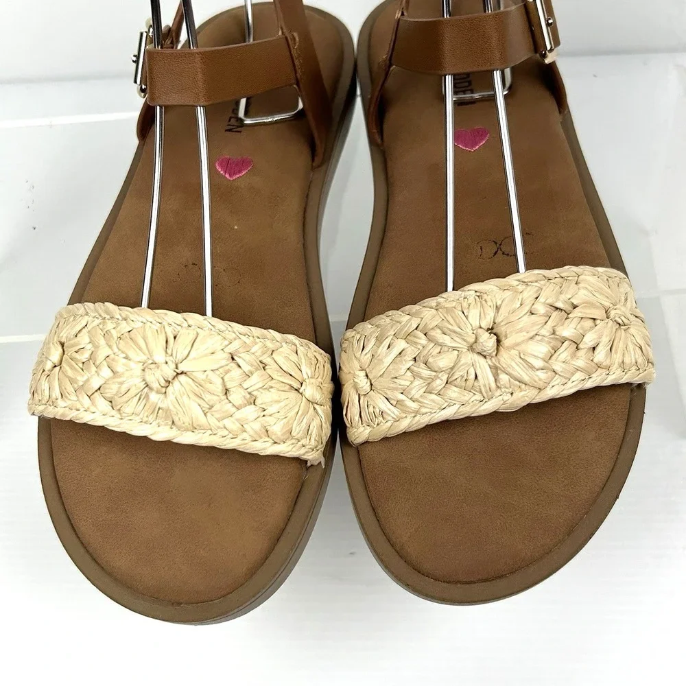 Steve Madden directly toe sandal