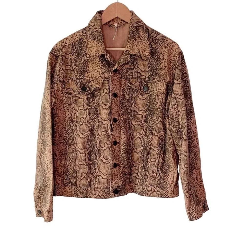 FREE PEOPLE Snake Print Trucker Jacket in Brown Women's Small Button Up‎ Pockets
