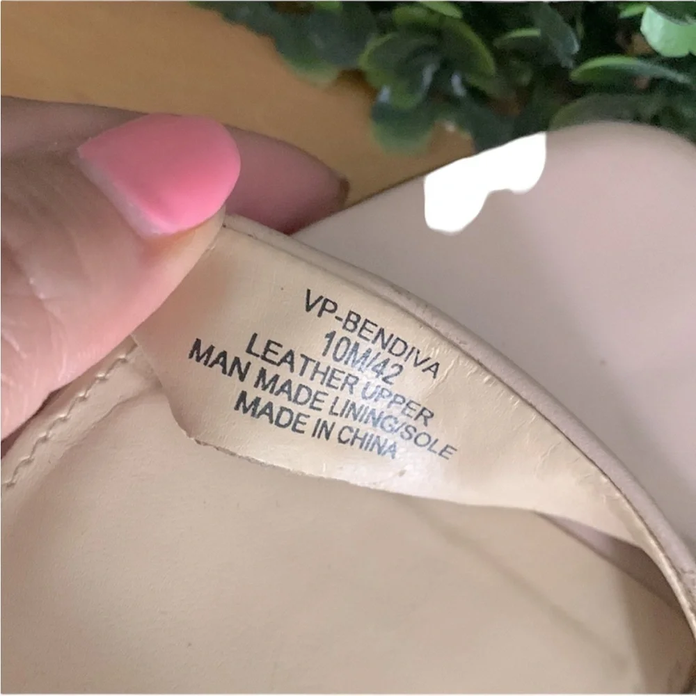 Vince Camuto vince camuto