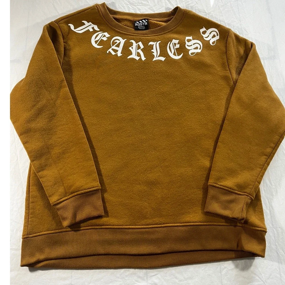 RGSTR Fearless Skull Graphic Sweatshirt Mens Small Mustard Brown Streetwear‎