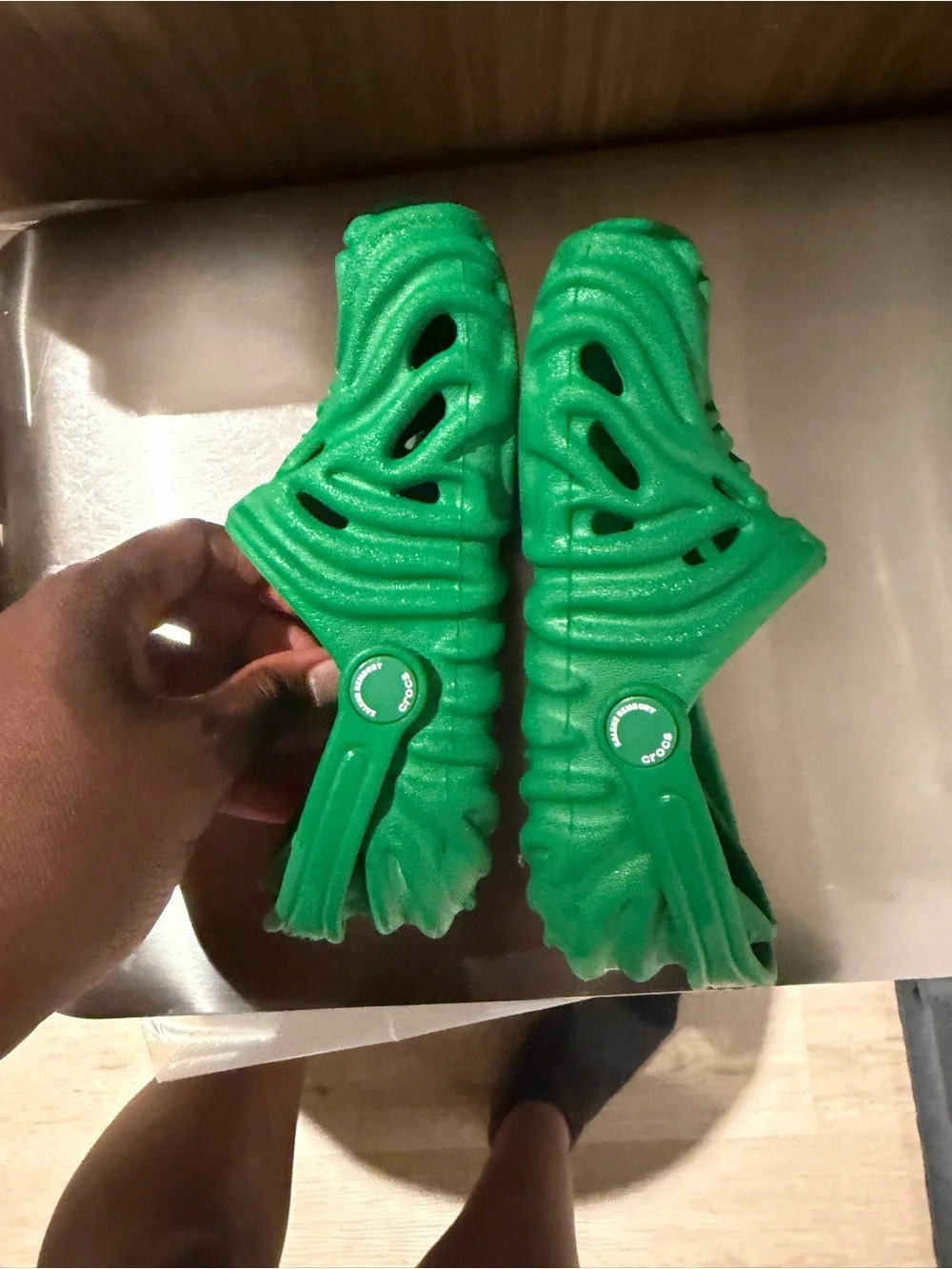 CROCS bold green