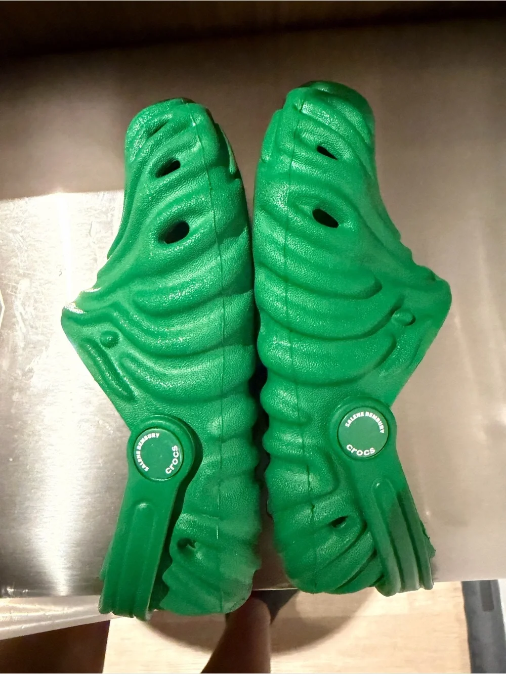CROCS bold green