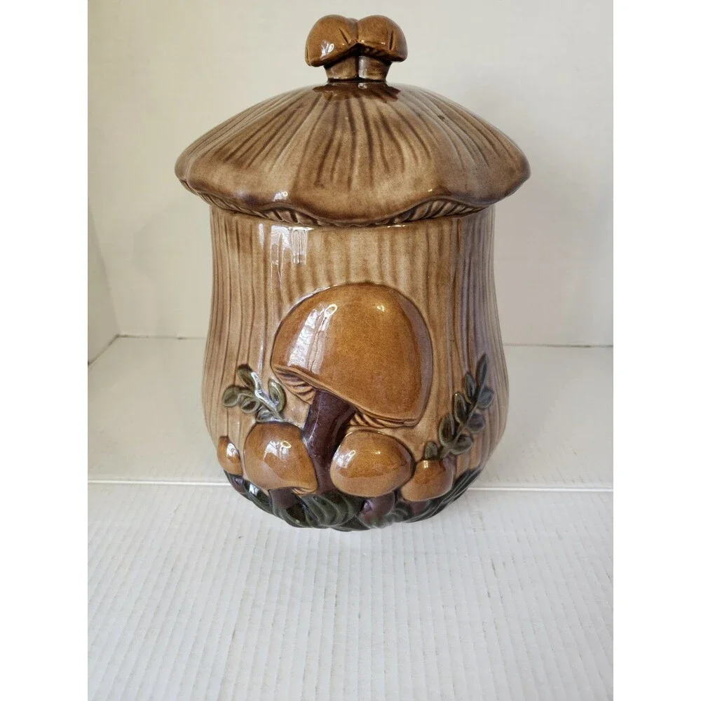 Arnels Mushroom Ceramic 11 Inch Cookie Jar / Canister Tan Mushroom Cap