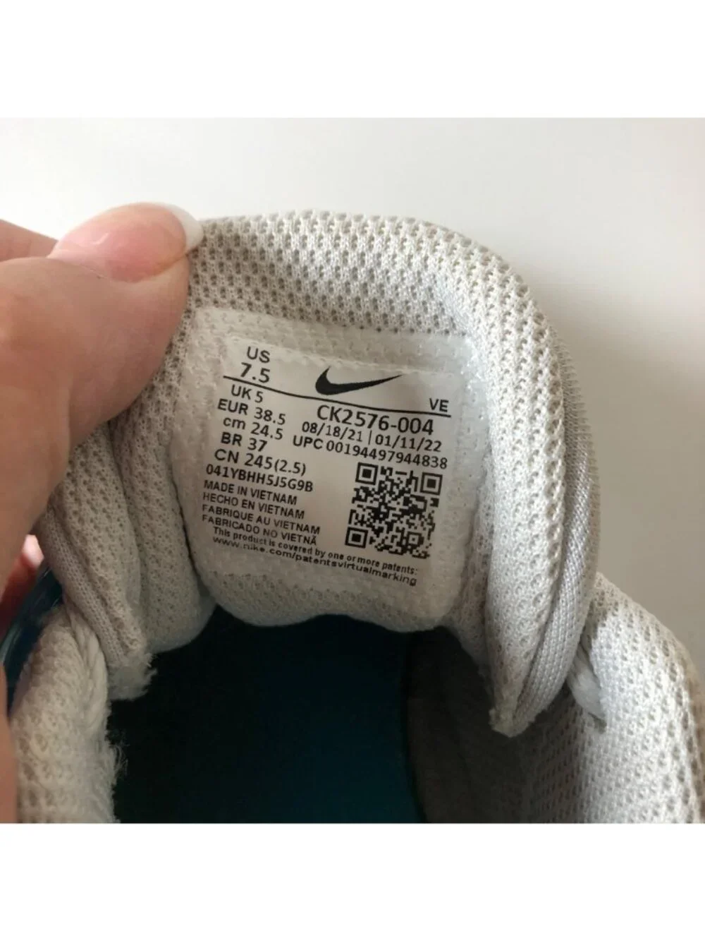 Nike Renew Athletic Comfort Shoes Womens Size 7.5 Gray Blue Sneakers Gymnastics
