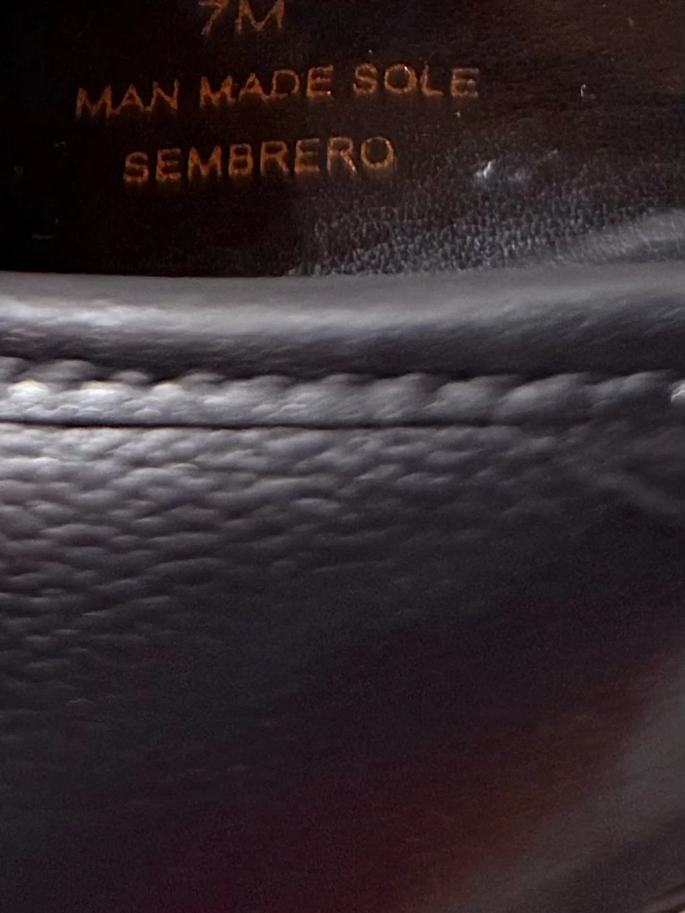 AEROSOLES sleek black