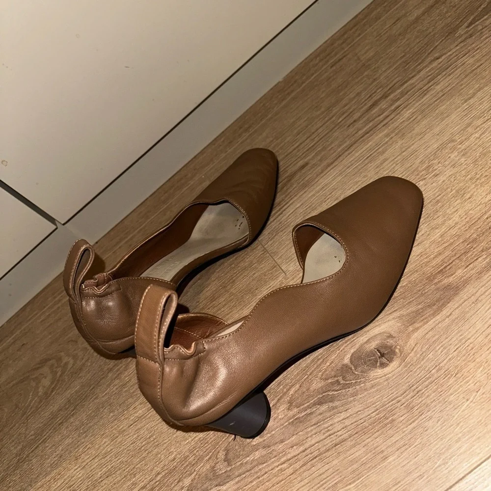 Gray Matters pump khaki