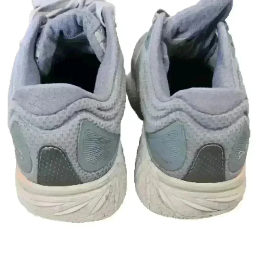 New Balance you comes your