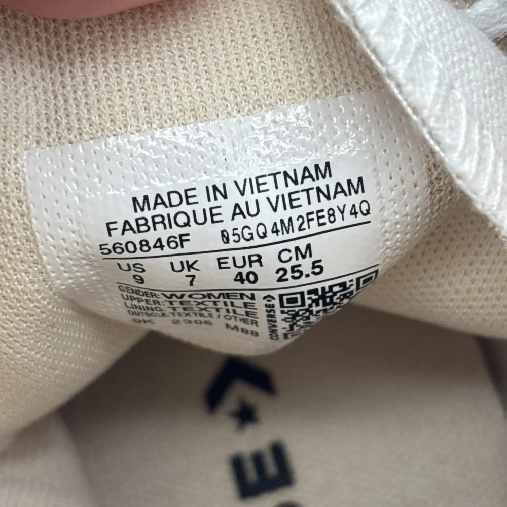 Converse very good