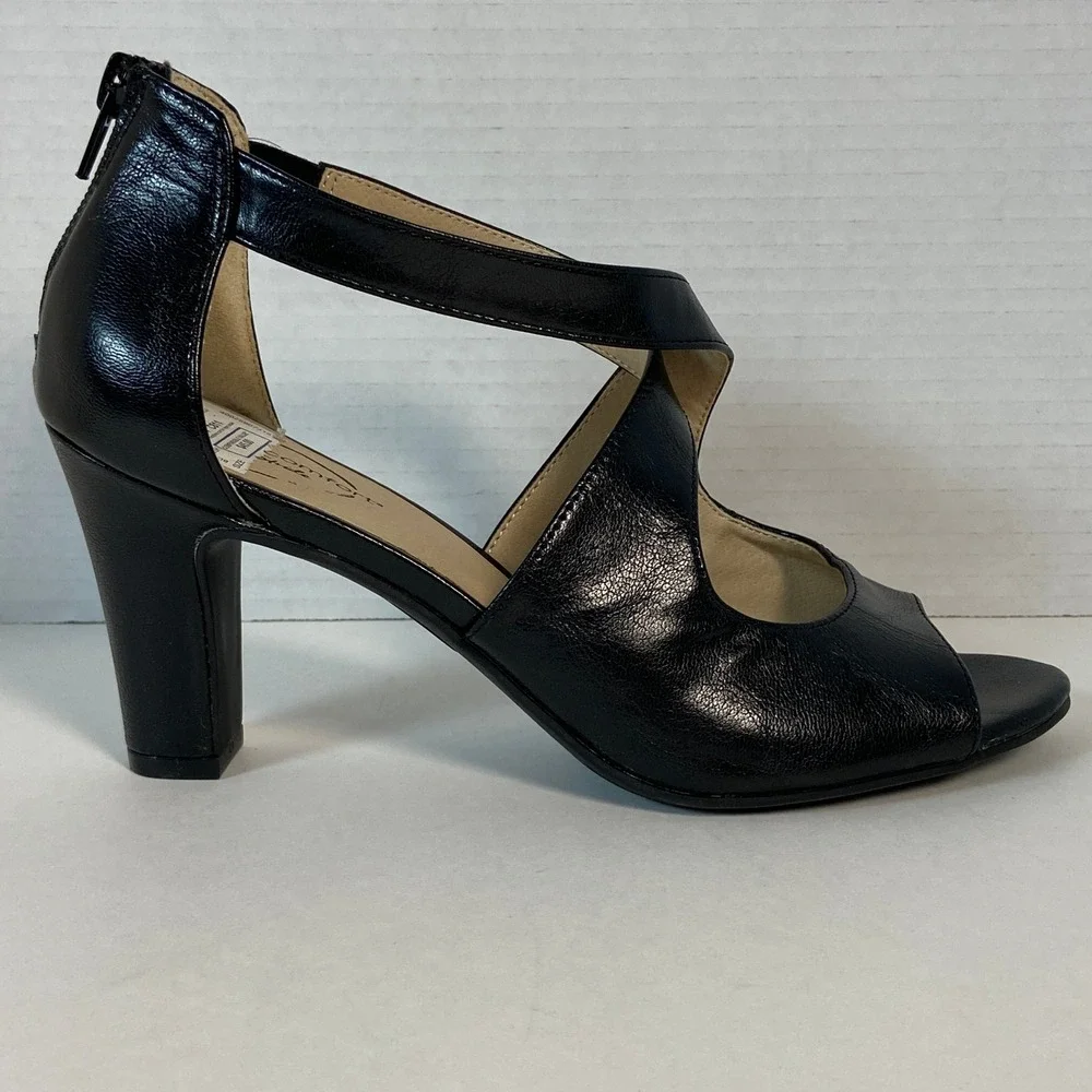 LifeStride Capri Vegan Leather Cross Strap Block Heel Sandal US 8 Timeless Style