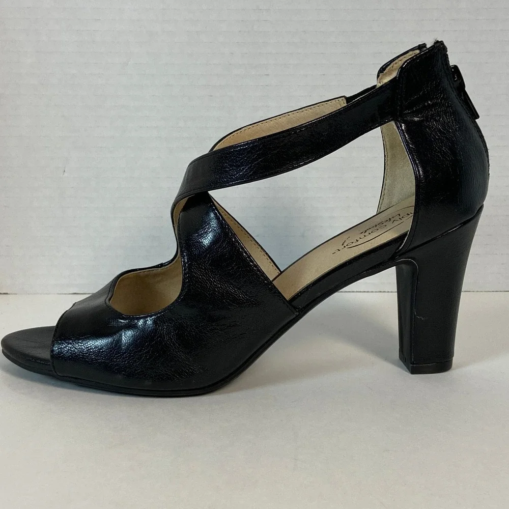 LifeStride Capri Vegan Leather Cross Strap Block Heel Sandal US 8 Timeless Style
