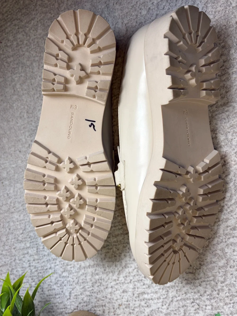Bandolino Beige Patent Lug Sole Penny Loafers Gold Bit Size 6M
