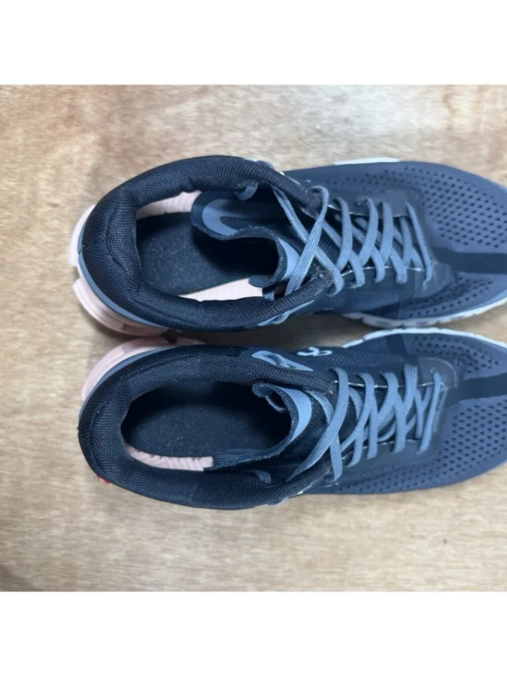 On Cloudflow Women Size 8 Black Grey Athletic Running Shoes Sneakers 35.99234