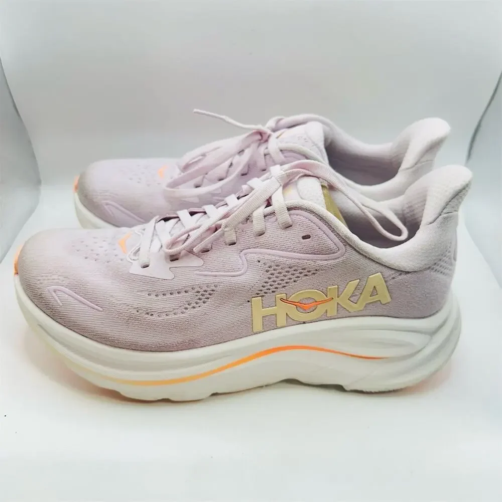 Hoka One One your top
