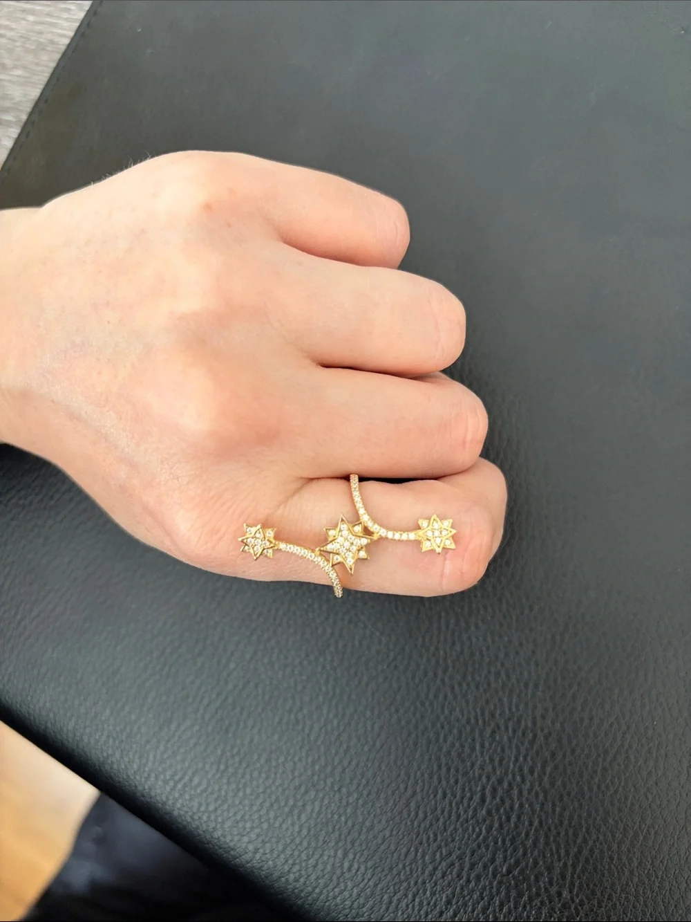 N/A elegant gold