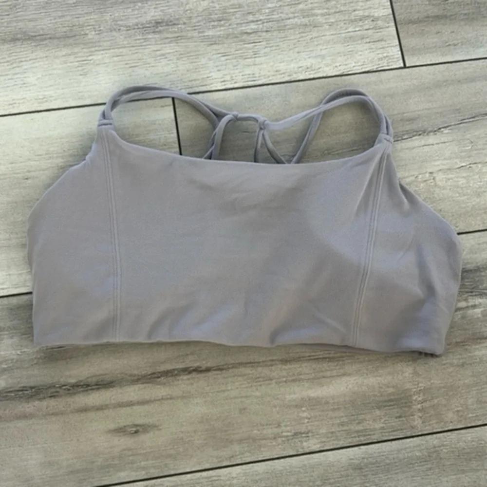 Athleta lavender sports bra size medium