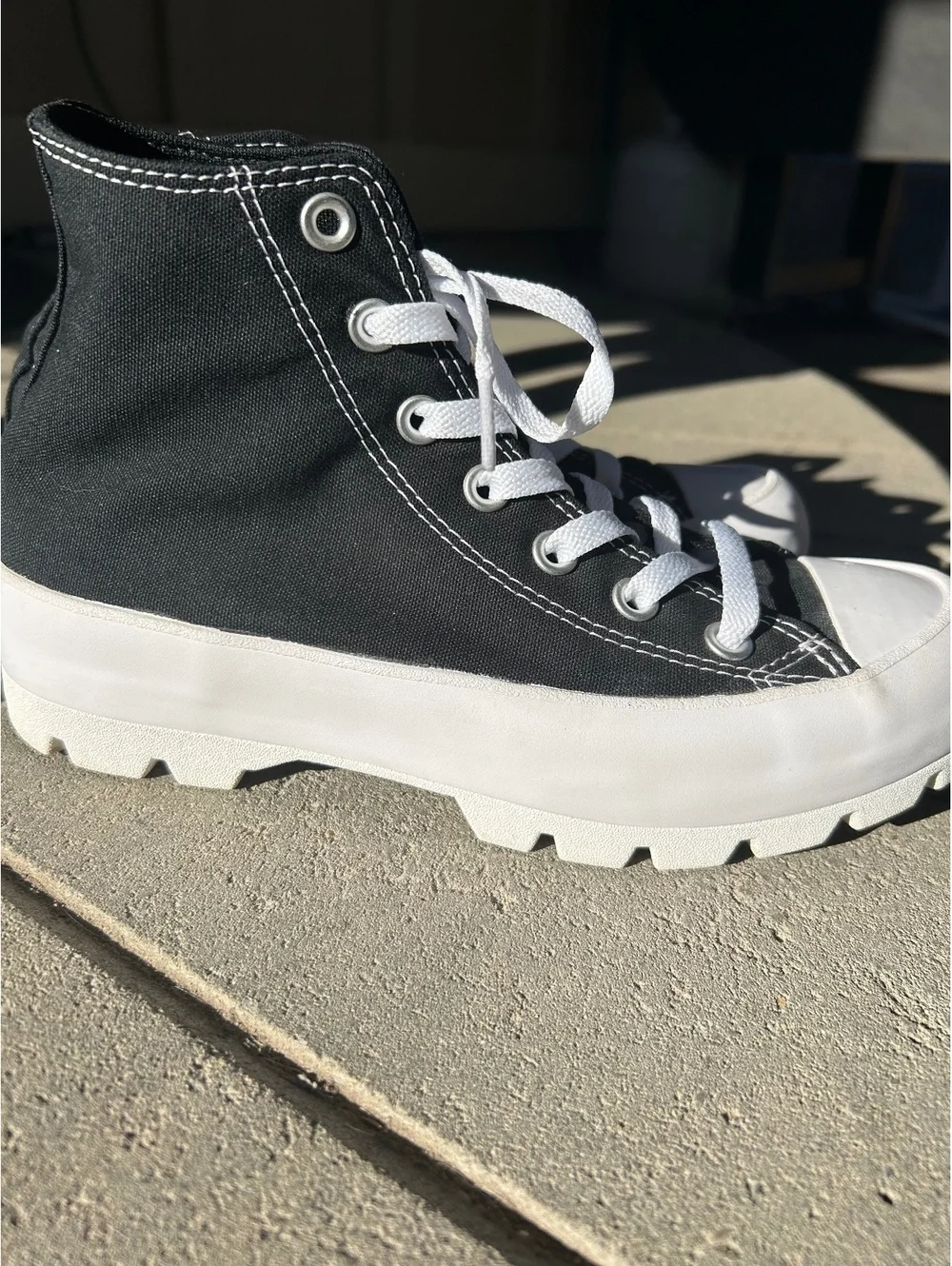 Converse black white