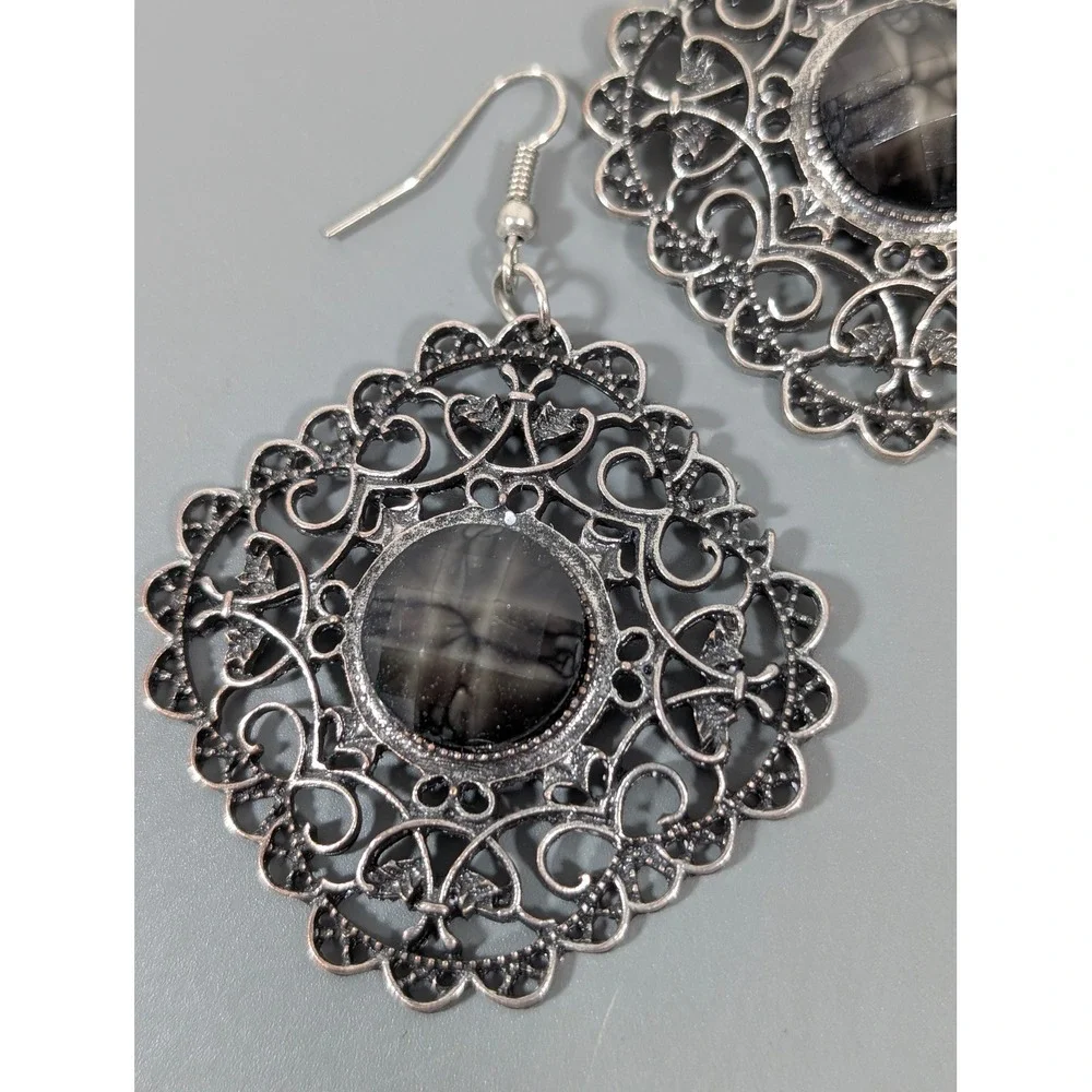The Unbranded Brand silver tone