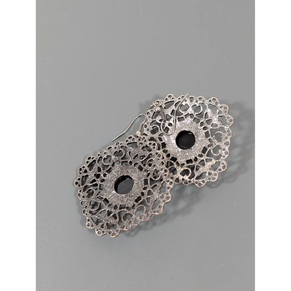 The Unbranded Brand silver tone