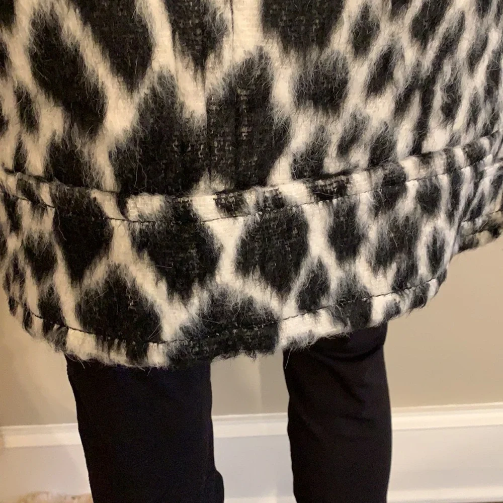 Banana Republic black white