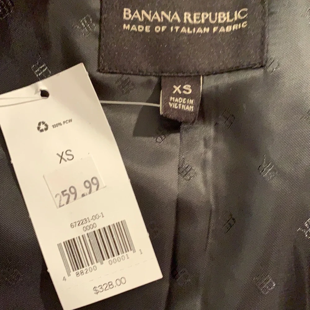 Banana Republic black white