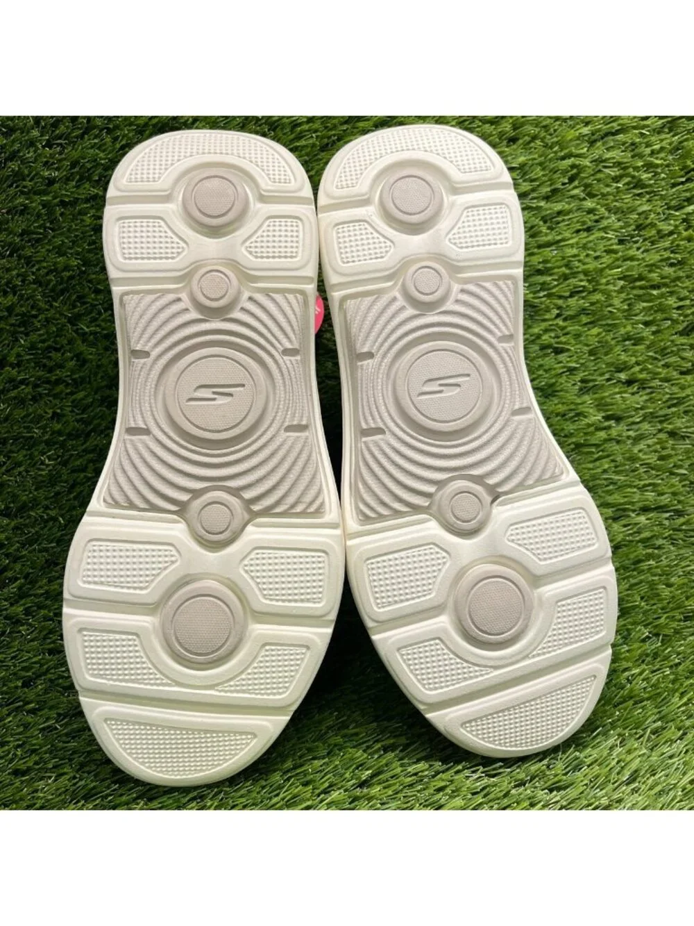 Skechers please review